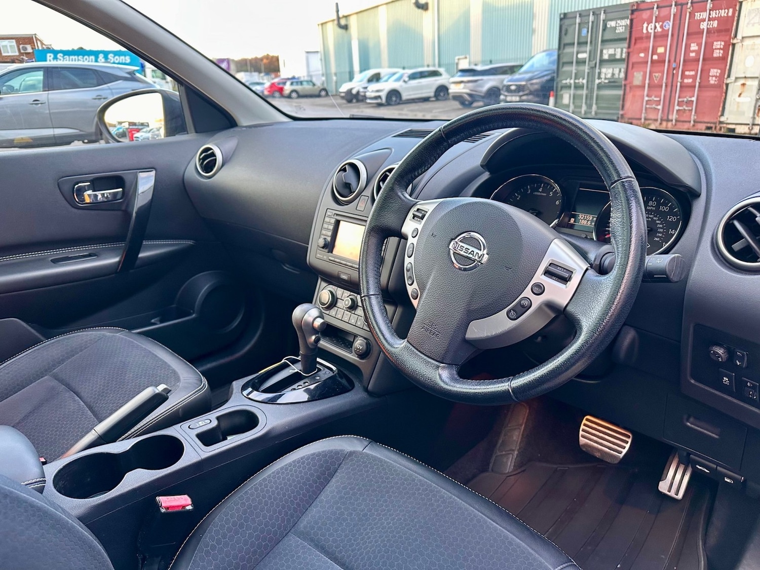 Used Nissan Qashqai 2013 for sale - 76631477: Photo 15