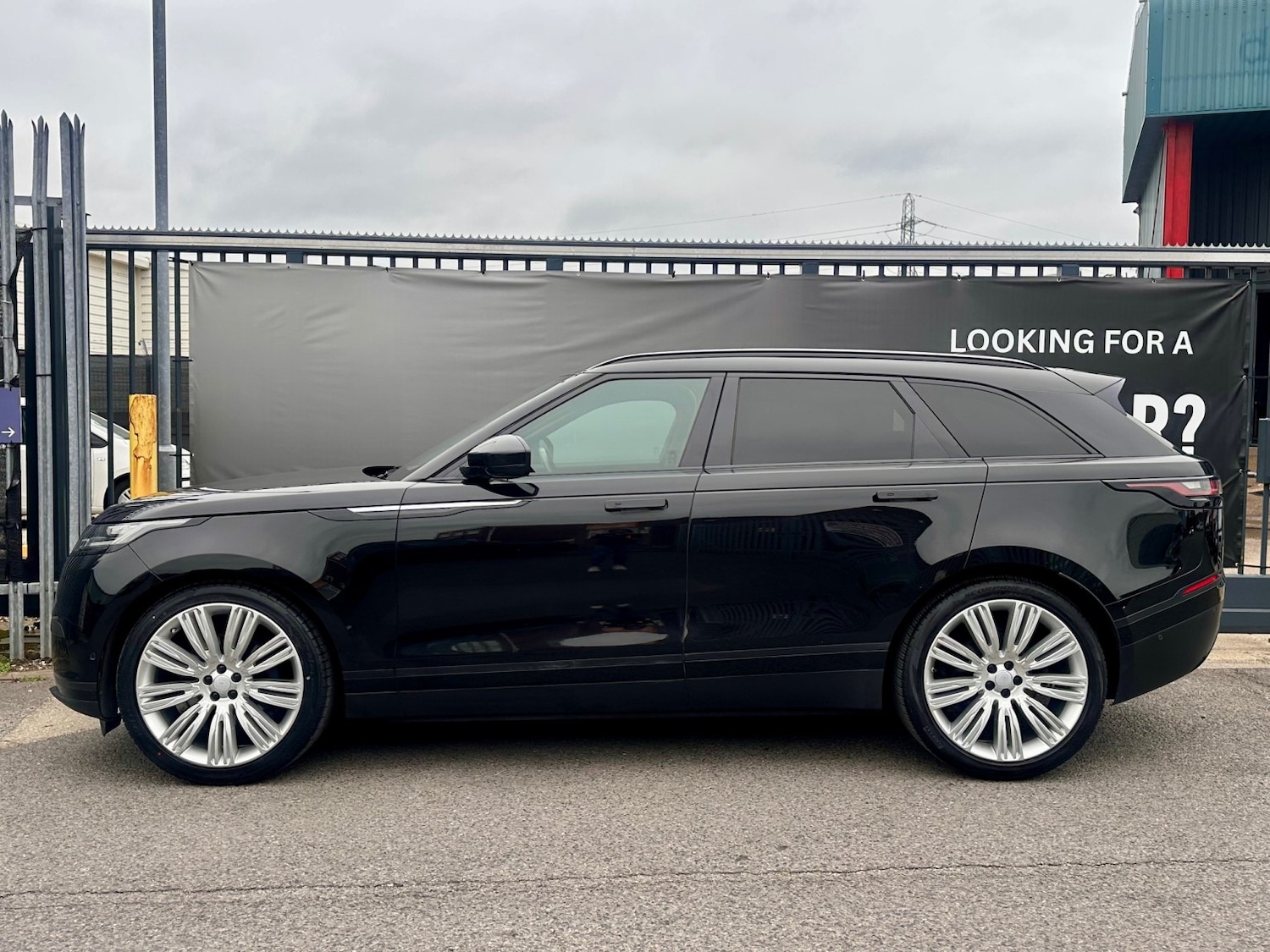 Used Land Rover Range Rover Velar 2017 for sale - 75913255: Photo 16