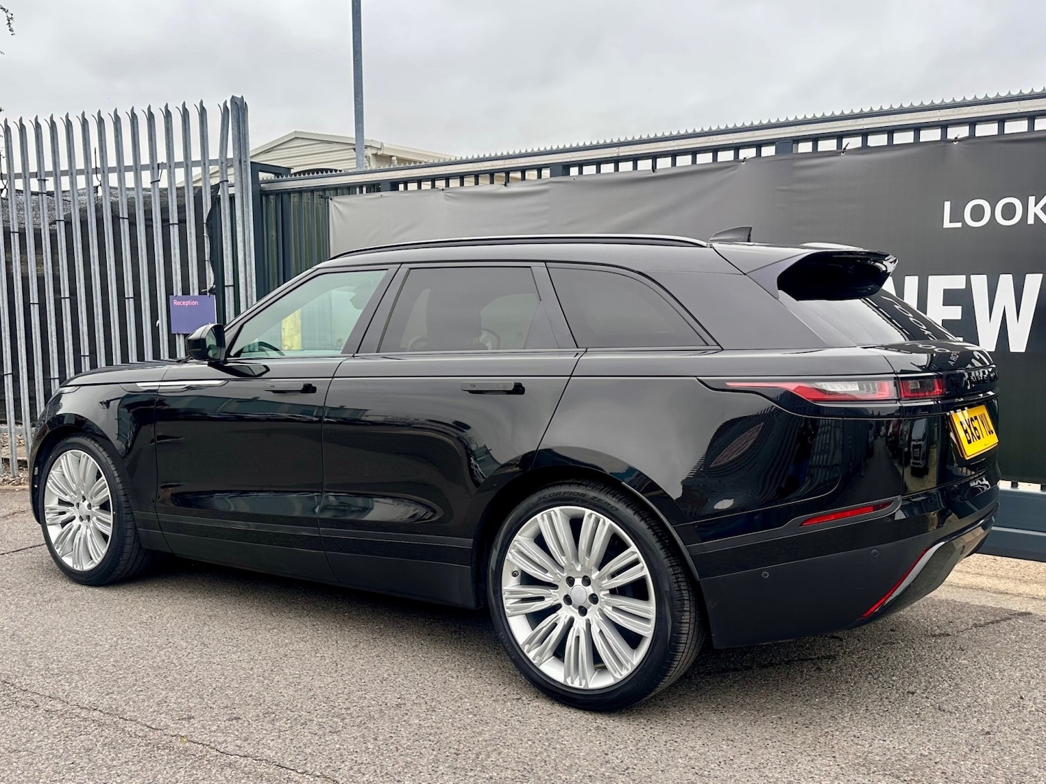 Used Land Rover Range Rover Velar 2017 for sale - 75913255: Photo 17