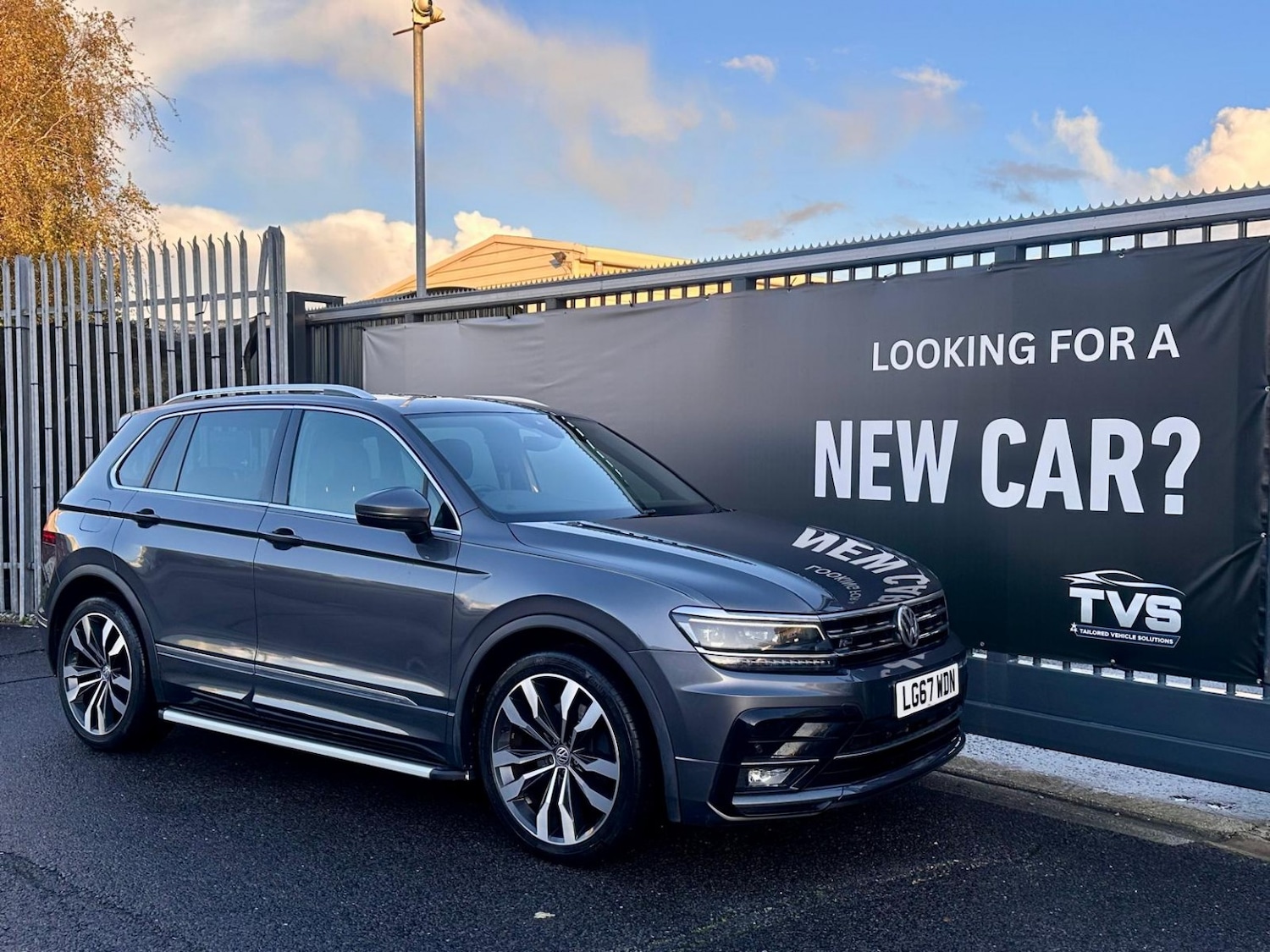 Used Volkswagen Tiguan 2017 for sale - 76536800: Photo 2