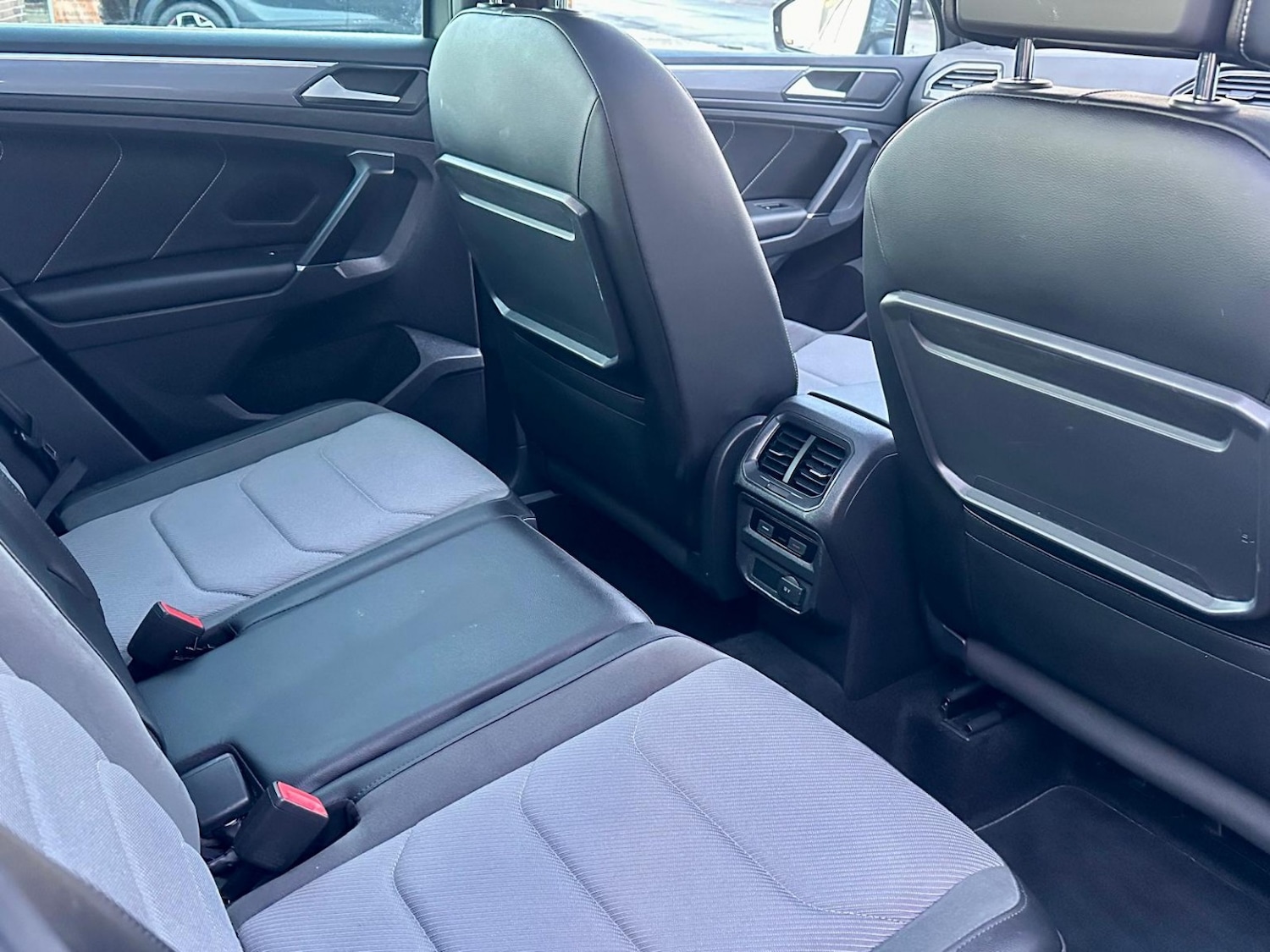 Used Volkswagen Tiguan 2017 for sale - 76536800: Photo 24