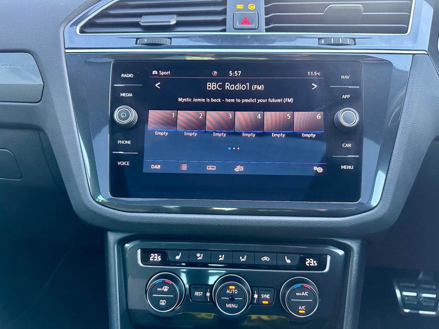 Used Volkswagen Tiguan 2017 for sale - 76536800: Photo 31