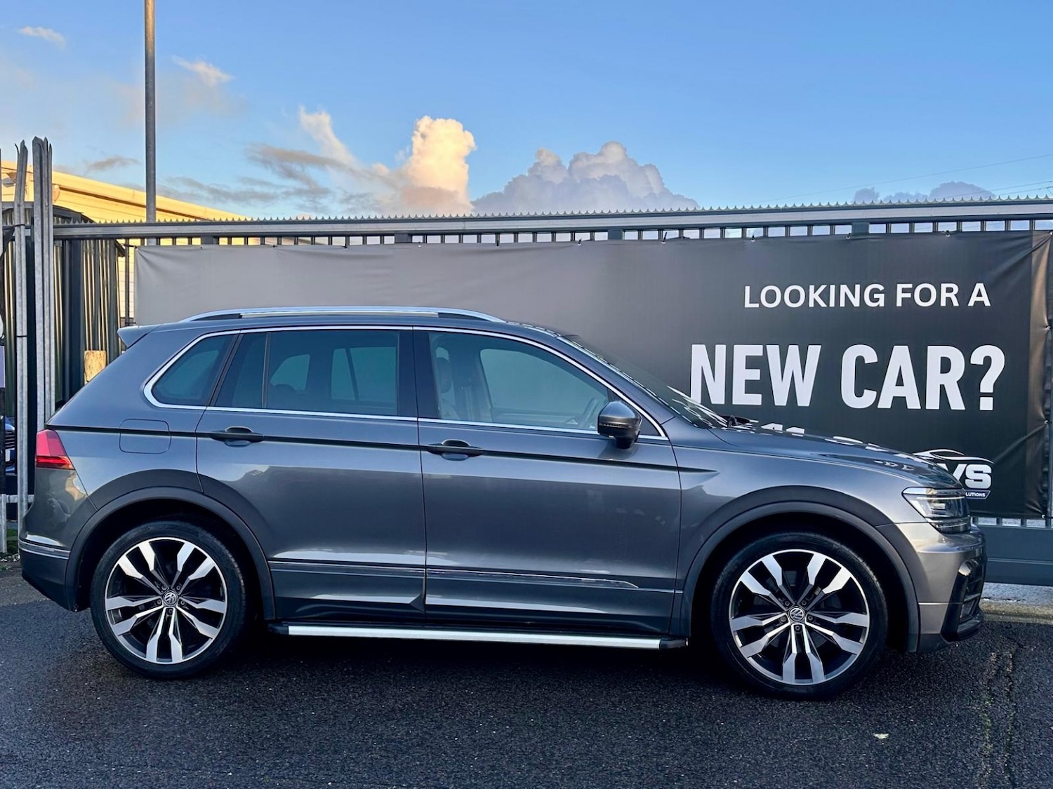 Used Volkswagen Tiguan 2017 for sale - 76536800: Photo 4