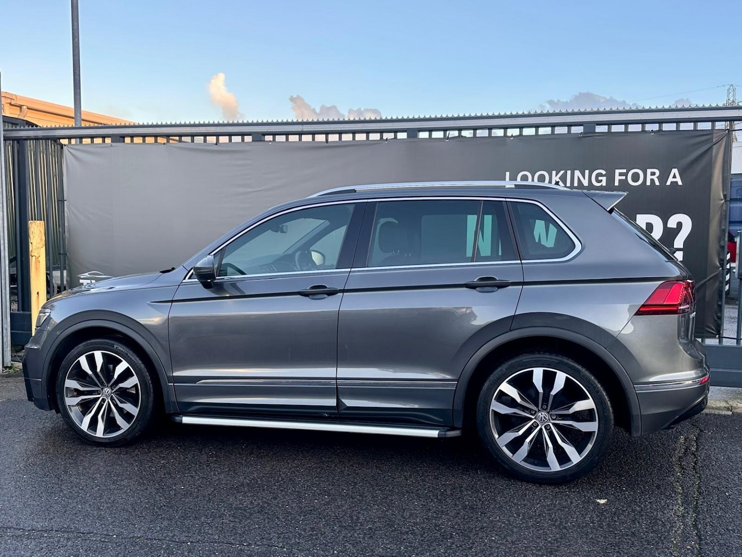 Used Volkswagen Tiguan 2017 for sale - 76536800: Photo 8