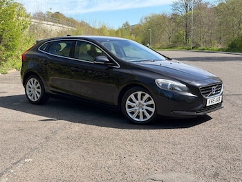 Used Volvo V40 2015 for sale - 78349284: Photo