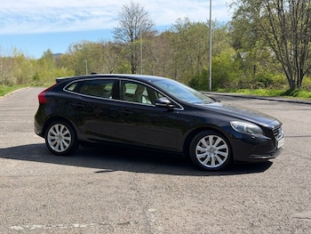 Used Volvo V40 2015 for sale - 78349284: Photo