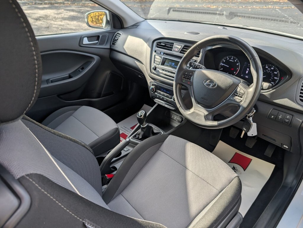 Used Hyundai i20 2017 for sale - 76323661: Photo 16