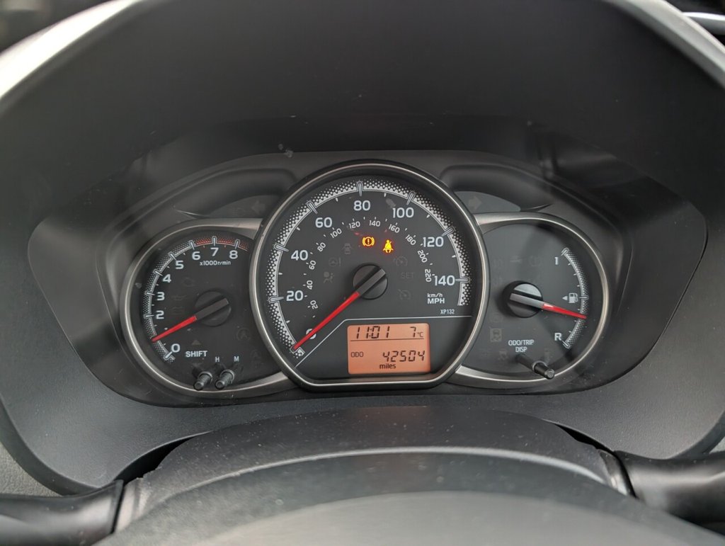 Used Toyota Yaris 2015 for sale - 76841505: Photo 24