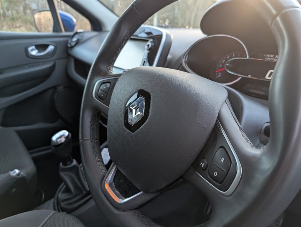 Used Renault Clio 2017 for sale - 76973286: Photo 16