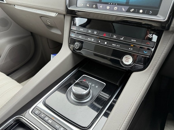 Used Jaguar F-Pace 2018 for sale - 75777355: Photo 23