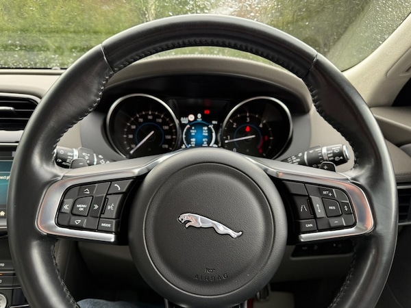 Used Jaguar F-Pace 2018 for sale - 75777355: Photo 26