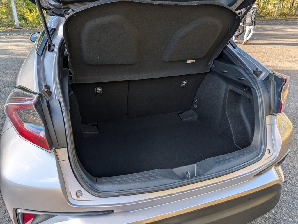Used Toyota C-HR 2019 for sale - 76333864: Photo 12