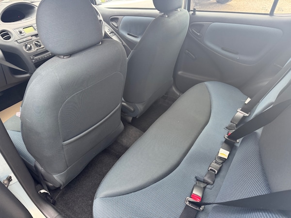Used Toyota Yaris 2004 for sale - 76281838: Photo 16