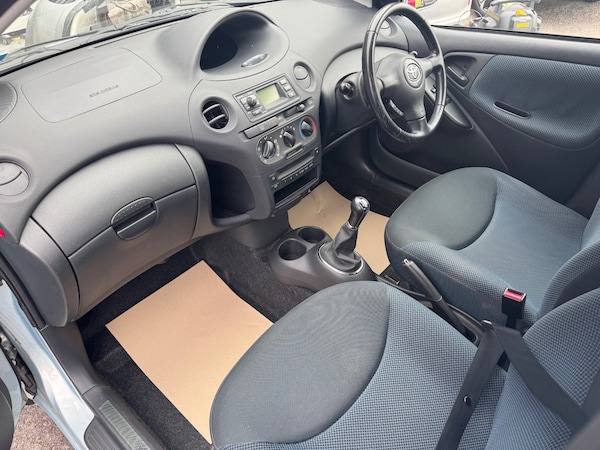 Used Toyota Yaris 2004 for sale - 76281838: Photo 18