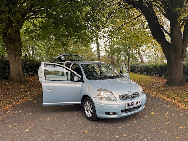 Used Toyota Yaris 2004 for sale - 76281838: Photo 8