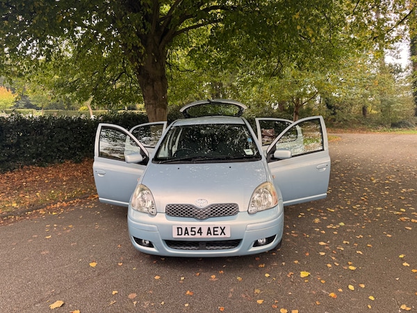 Used Toyota Yaris 2004 for sale - 76281838: Photo 9