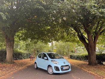2013 (13) - 1.0i VTR 5dr