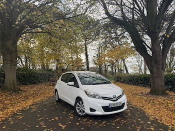 Used Toyota Yaris 2013 for sale - 76520825: Photo