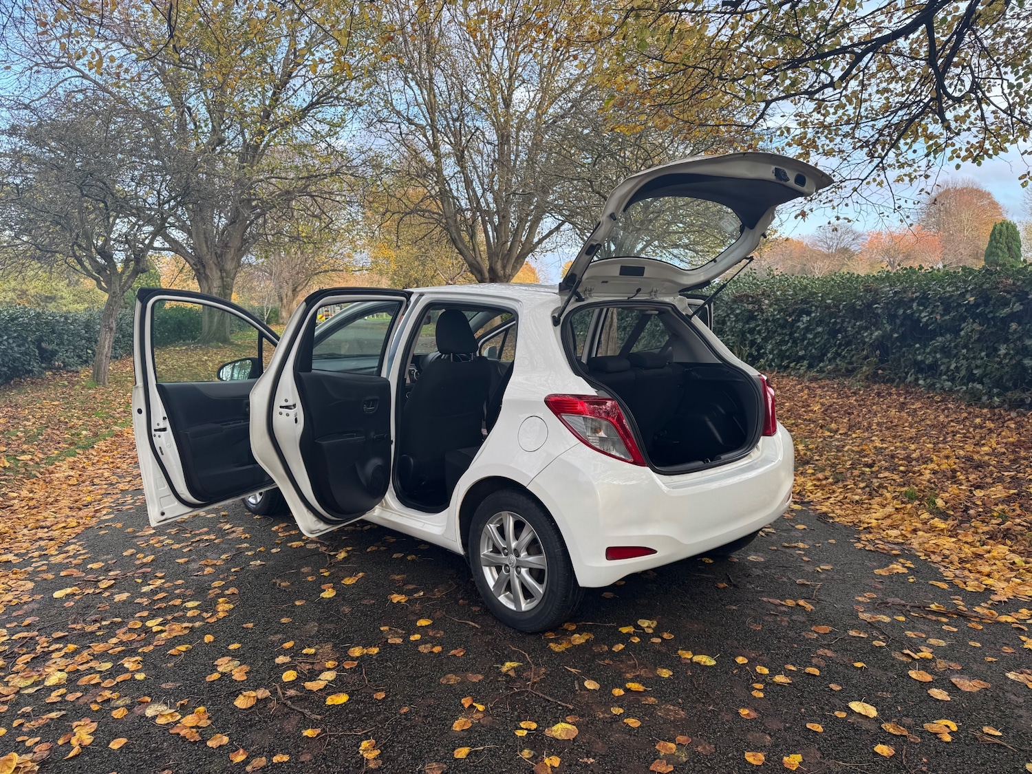 Used Toyota Yaris 2013 for sale - 76520825: Photo 8