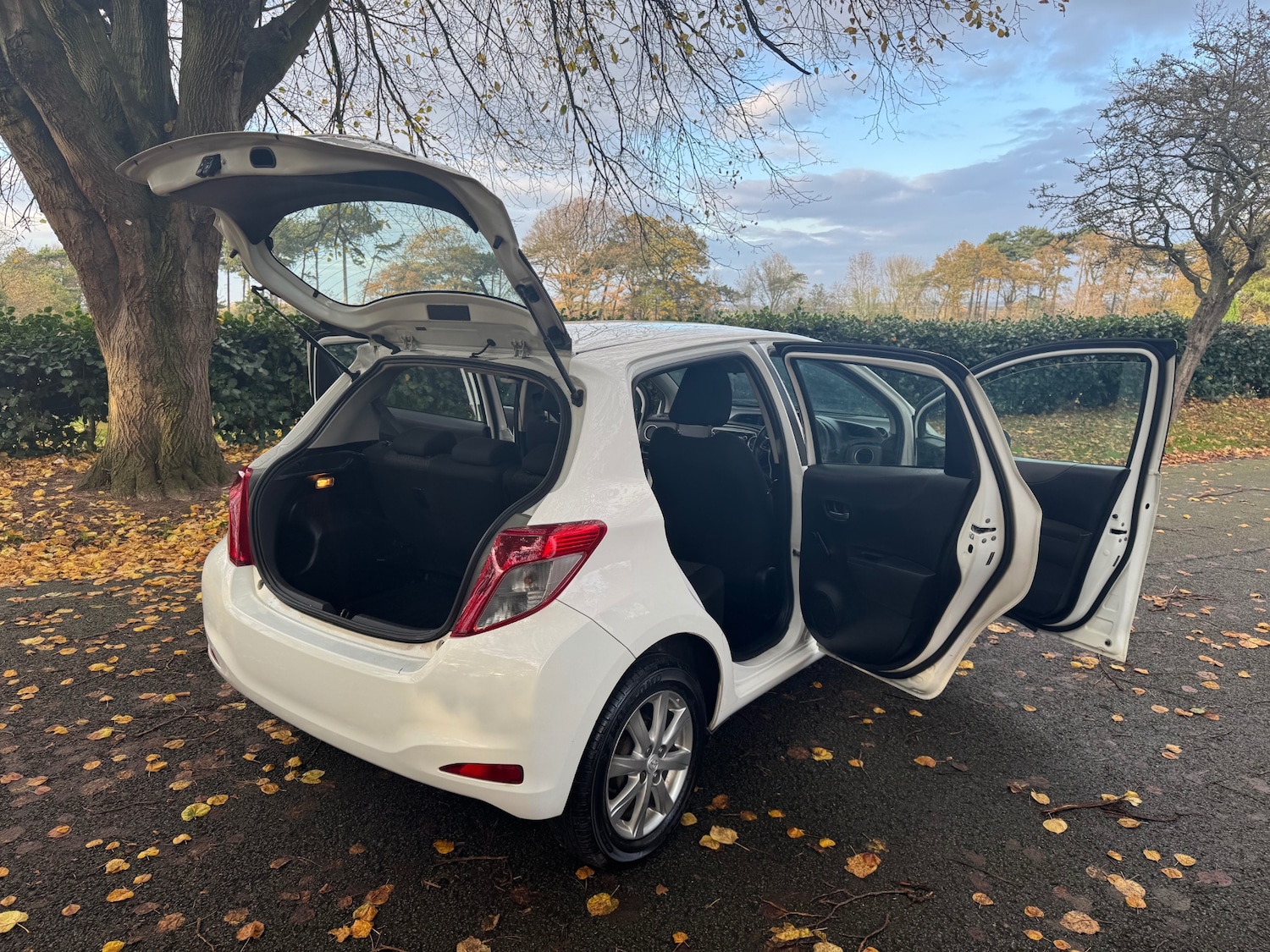 Used Toyota Yaris 2013 for sale - 76520825: Photo 9