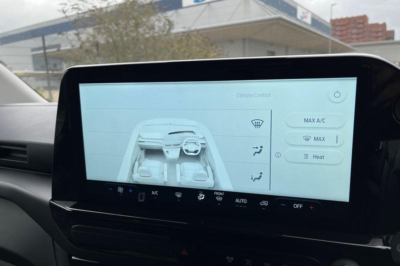 Used Ford Tourneo Custom 2025 for sale - 76580799: Photo 40