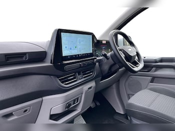 Used Ford Tourneo Custom 2025 for sale - 76580799: Photo