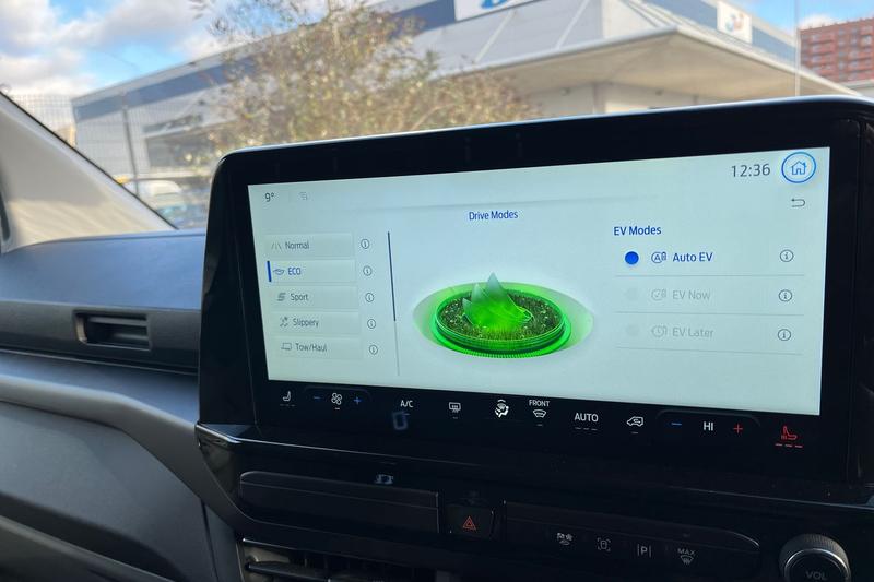 Used Ford Tourneo Custom 2025 for sale - 76710170: Photo 17