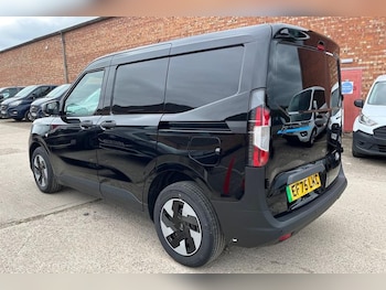 Used Ford E-Transit Courier undefined for sale - 78246233: Photo