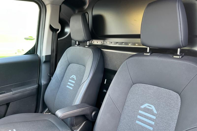 Used Ford Transit Courier 2024 for sale - 77152126: Photo 11