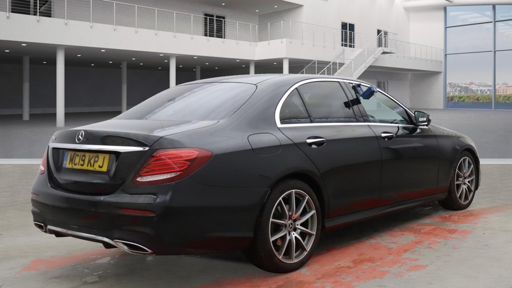 Used Mercedes-Benz E Class 2019 for sale - 76352699: Photo 5