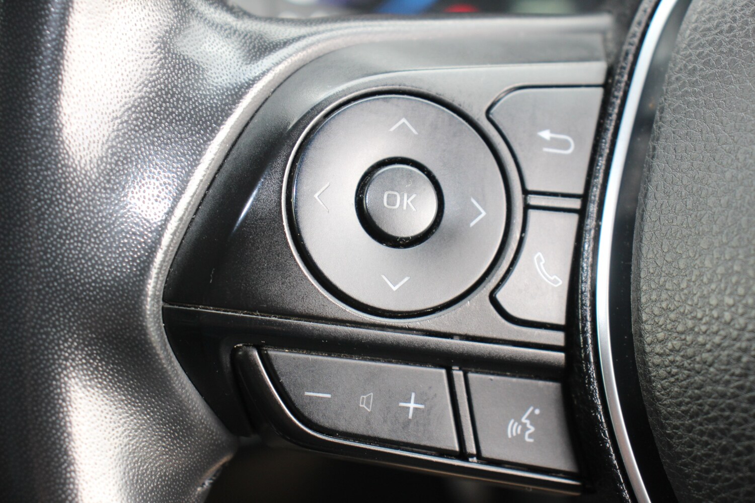 Used Toyota RAV4 2021 for sale - 76157386: Photo 41