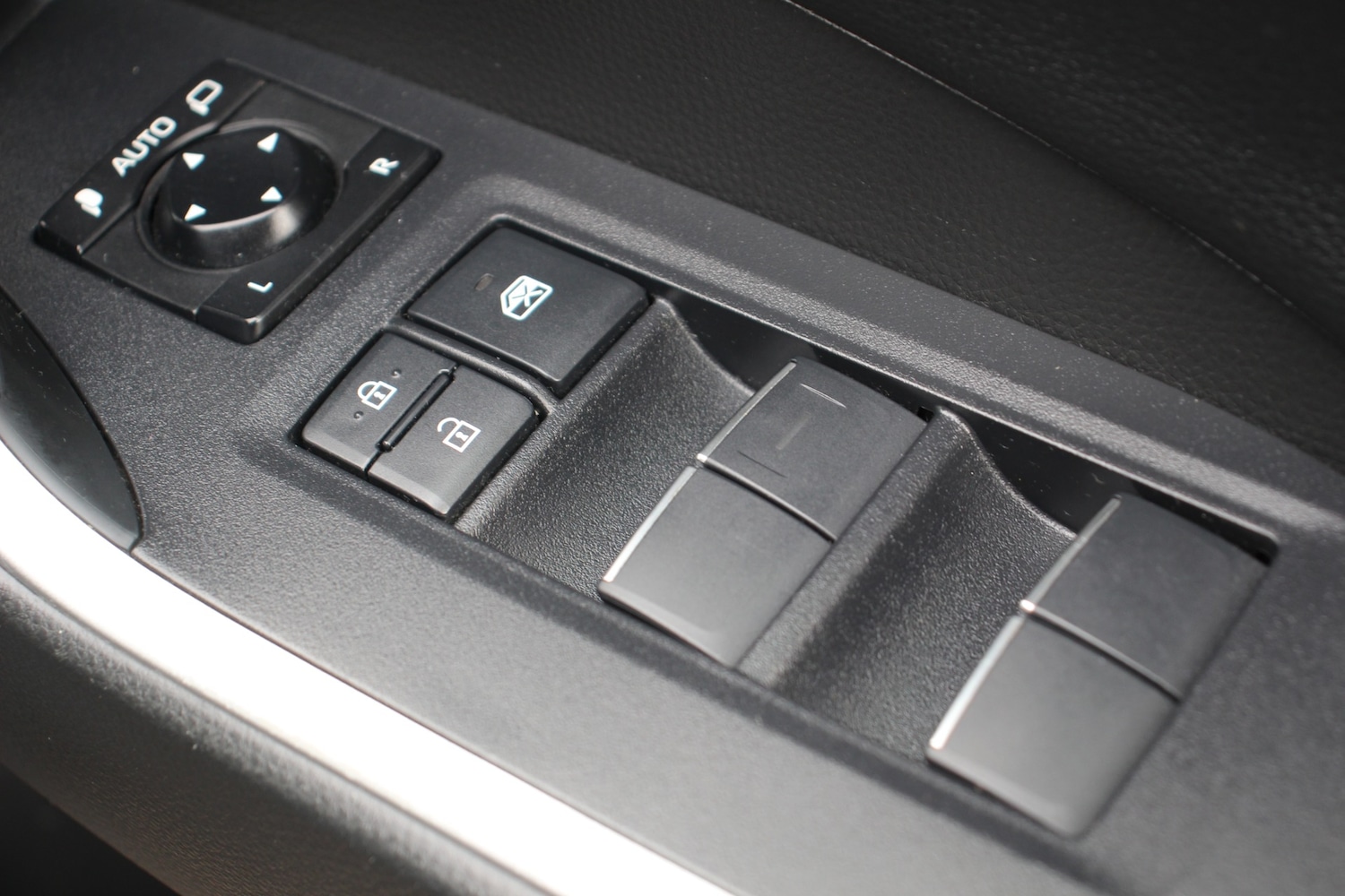 Used Toyota RAV4 2021 for sale - 76157386: Photo 50