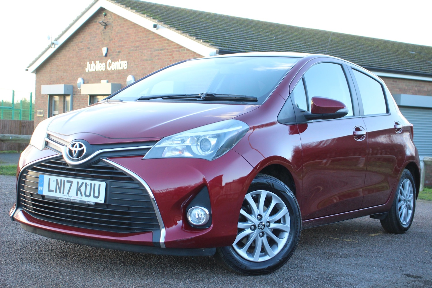 Used Toyota Yaris 2017 for sale - 77220204: Photo 3