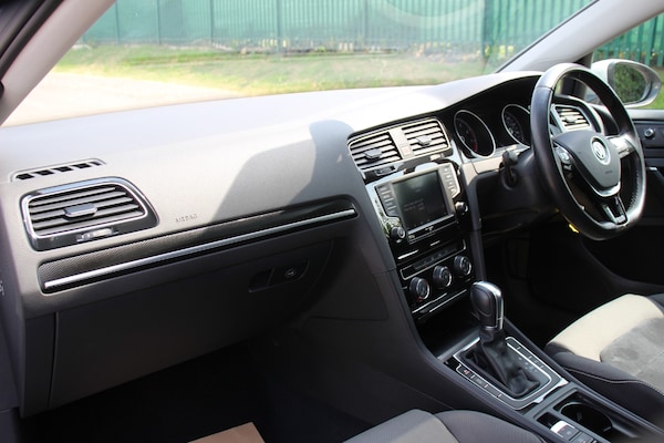 Used Volkswagen Golf 2016 for sale - 74693105: Photo 17