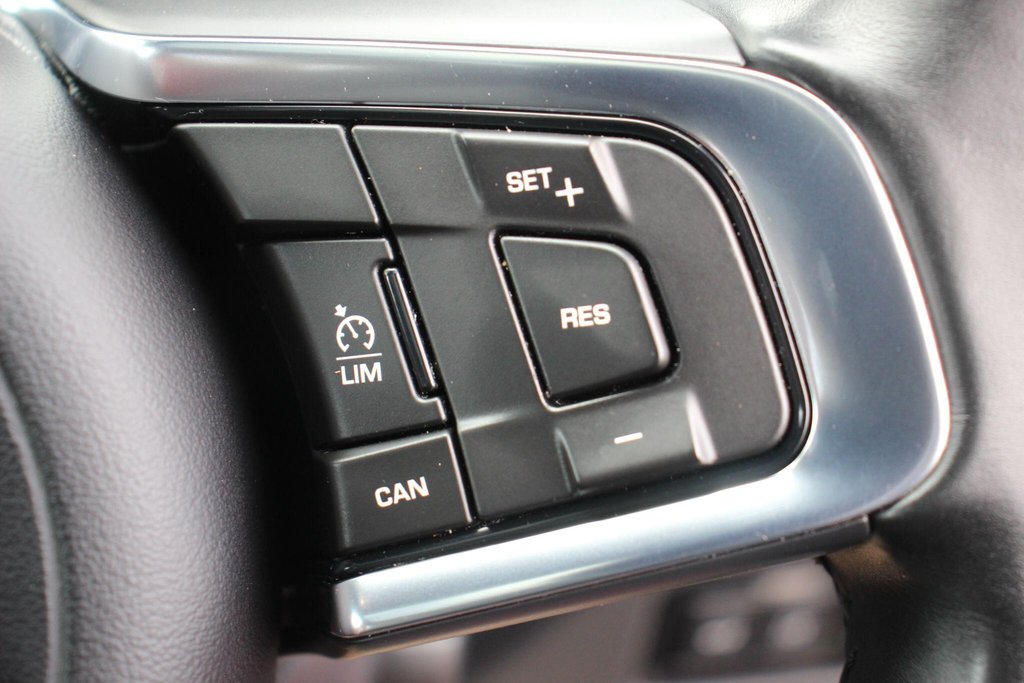 Used Jaguar F-Pace 2016 for sale - 78161976: Photo 40