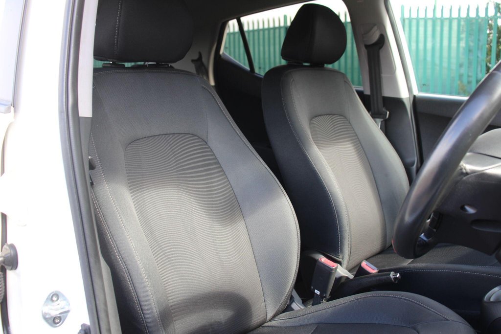 Used Hyundai i10 2017 for sale - 78161968: Photo 32