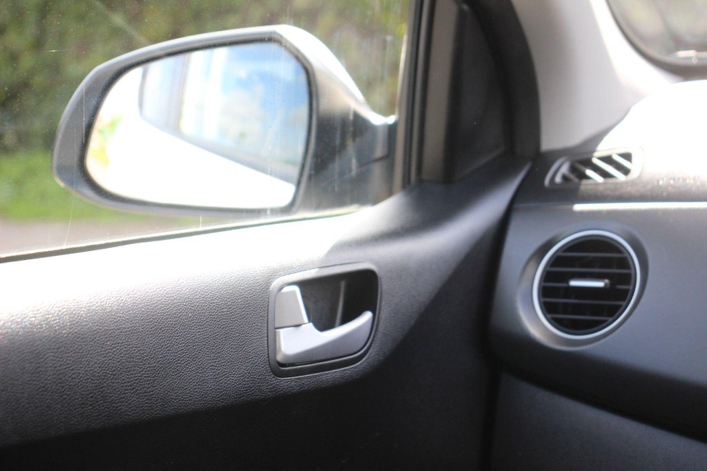 Used Hyundai i10 2017 for sale - 78161968: Photo 47