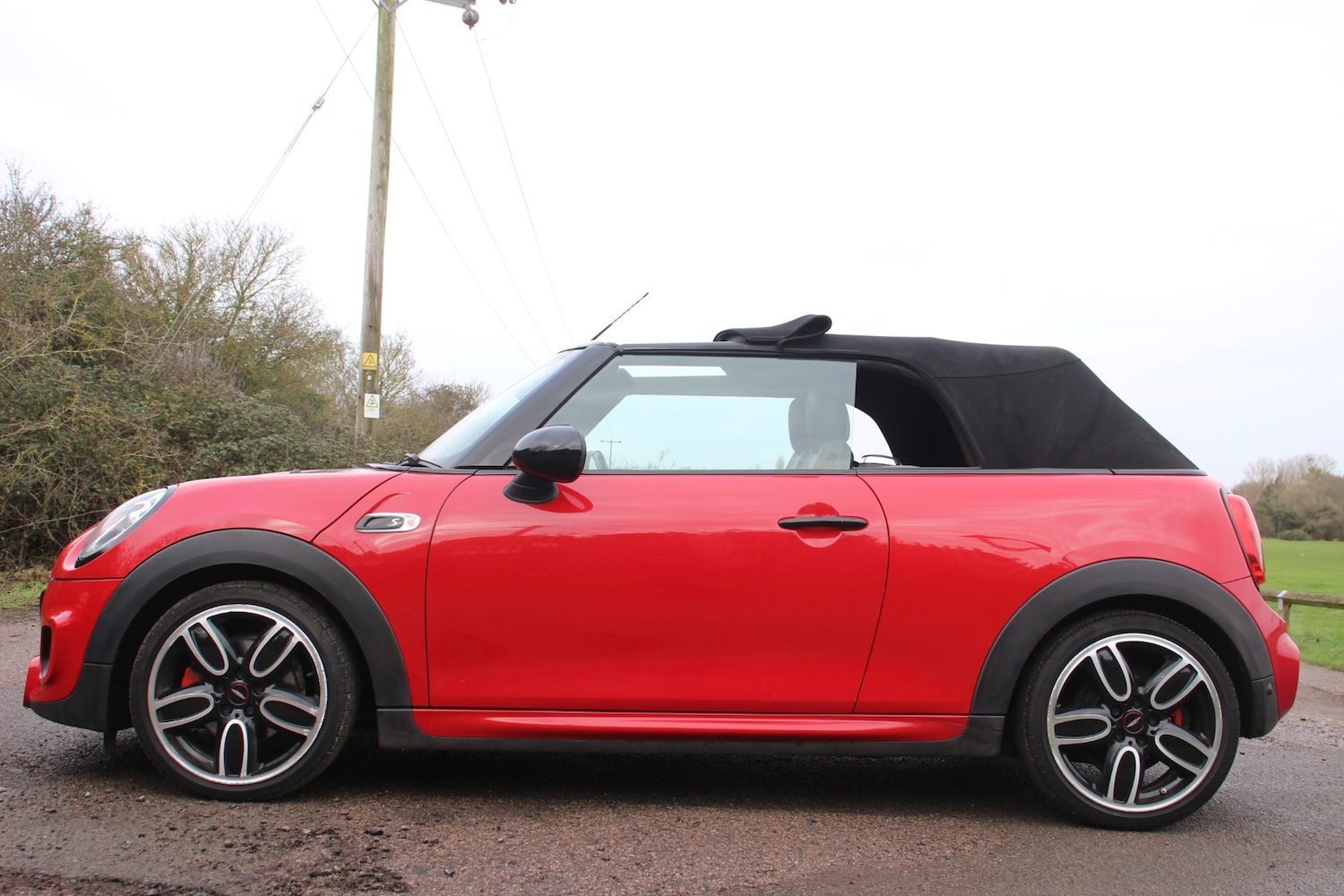 Used MINI Convertible 2016 for sale - 77617174: Photo 12