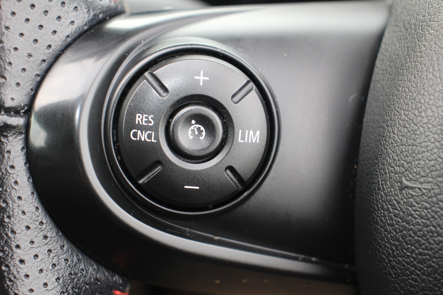 Used MINI Convertible 2016 for sale - 77617174: Photo 39