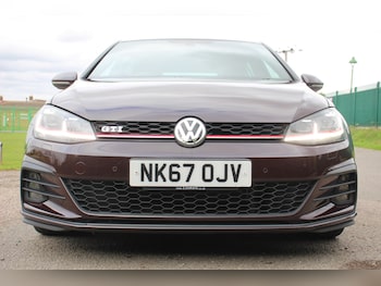 Used Volkswagen Golf 2017 for sale - 76194215: Photo 2