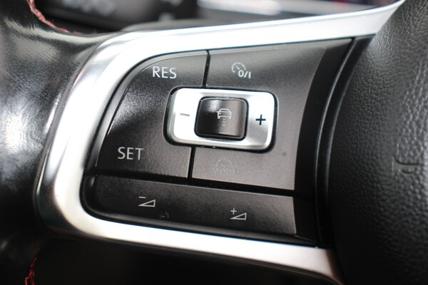 Used Volkswagen Golf 2017 for sale - 76194215: Photo 38