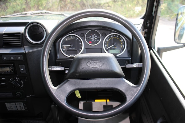 Used Land Rover Defender 2016 for sale - 74927438: Photo 15