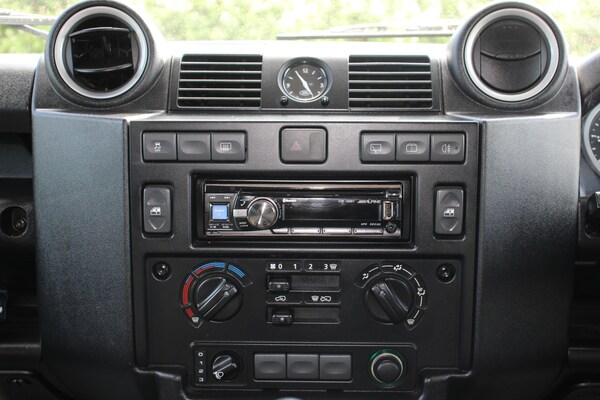 Used Land Rover Defender 2016 for sale - 74927438: Photo 41