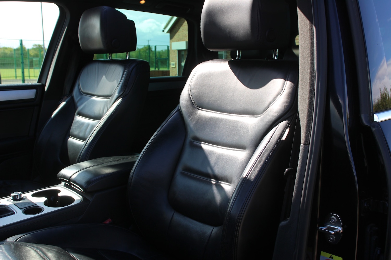 Used Volkswagen Touareg 2011 for sale - 75895050: Photo 31
