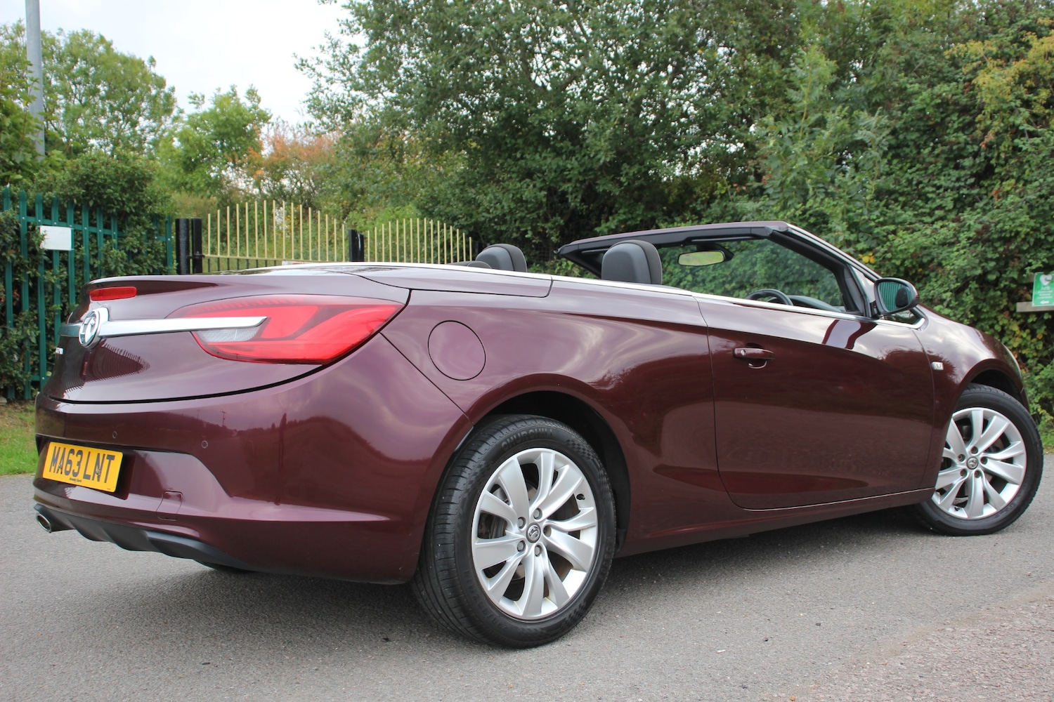 Used Vauxhall Cascada 2013 for sale - 76115265: Photo 7