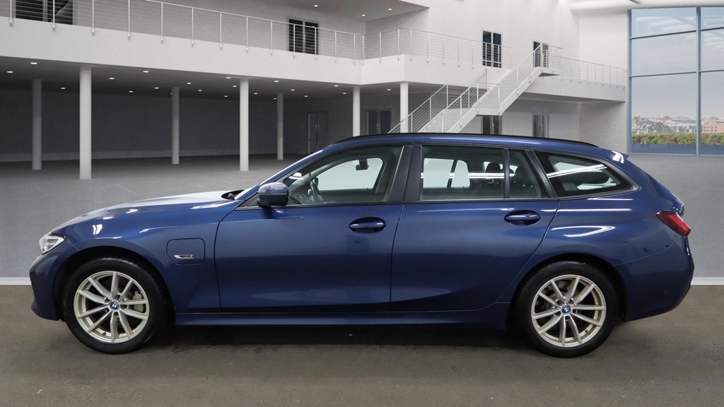 Used BMW 3 Series 2021 for sale - 76735128: Photo 9