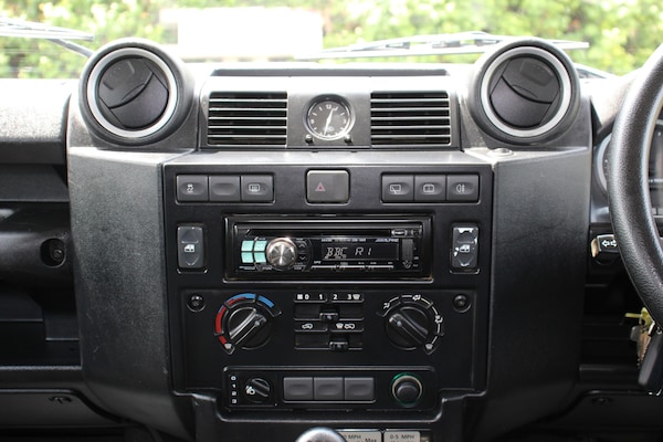 Used Land Rover Defender 2015 for sale - 74694665: Photo 43