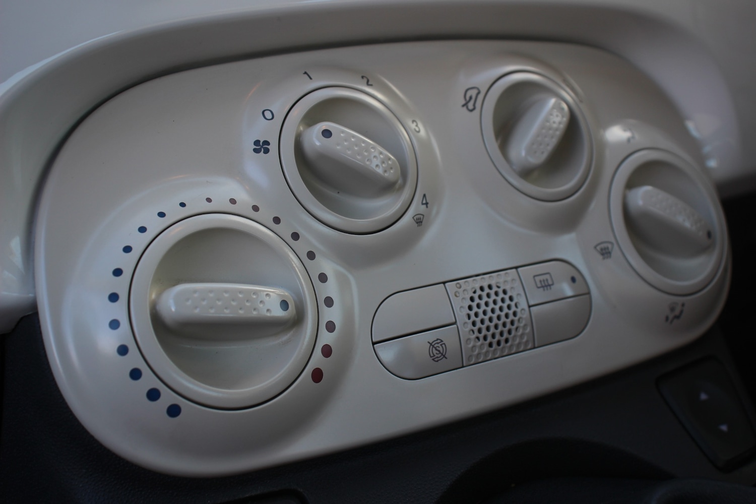 Used Fiat 500 2010 for sale - 77220292: Photo 38