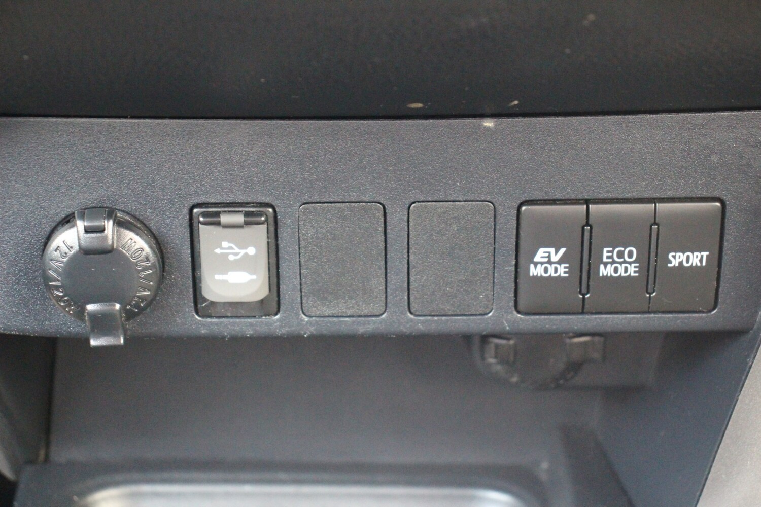 Used Toyota RAV4 2018 for sale - 77116306: Photo 50