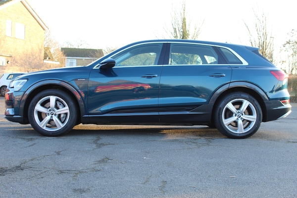 Used Audi e-tron 2021 for sale - 73627650: Photo 10